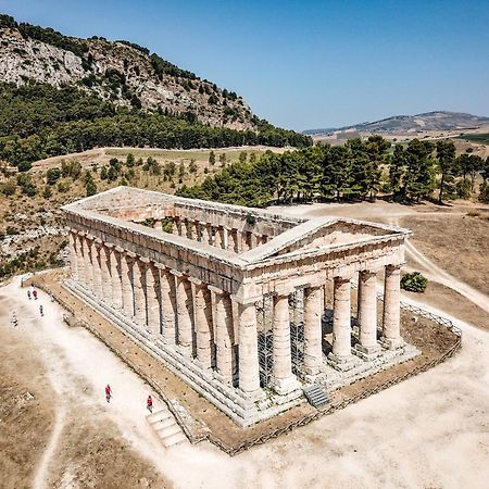 Helimos Bed&Breakfast Segesta Temple-Castellammare 칼라타피미 외부 사진