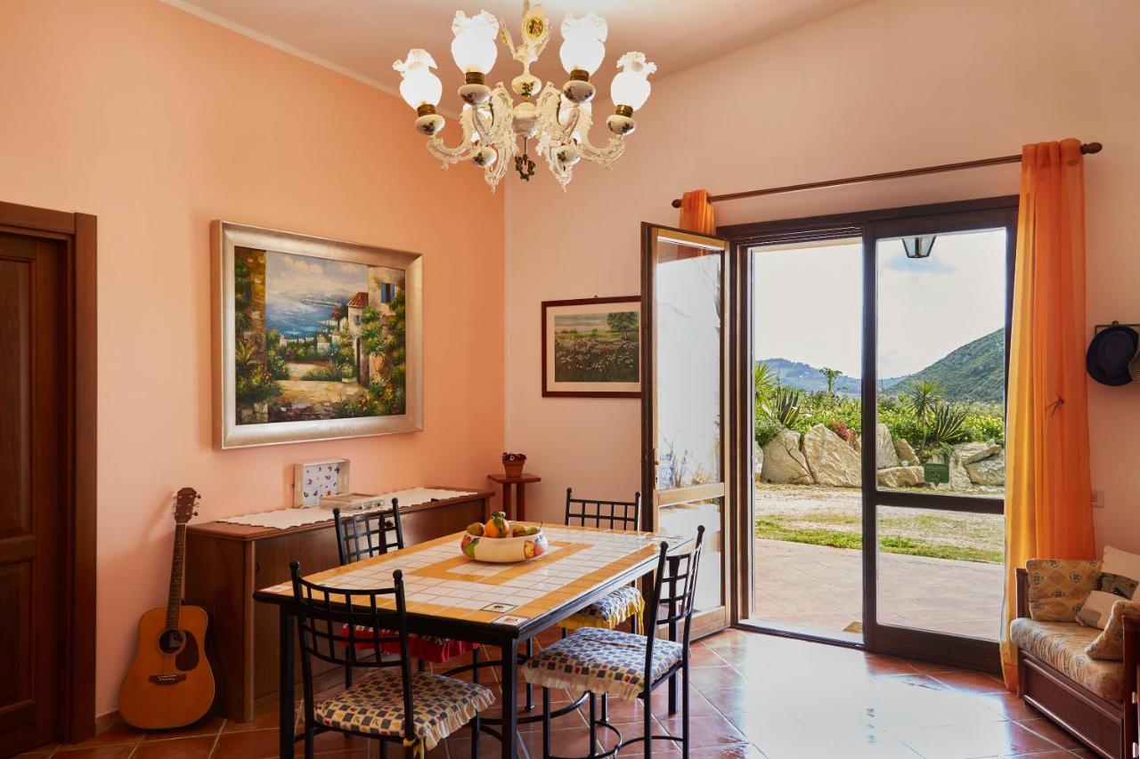 Helimos Bed&Breakfast Segesta Temple-Castellammare 칼라타피미 외부 사진