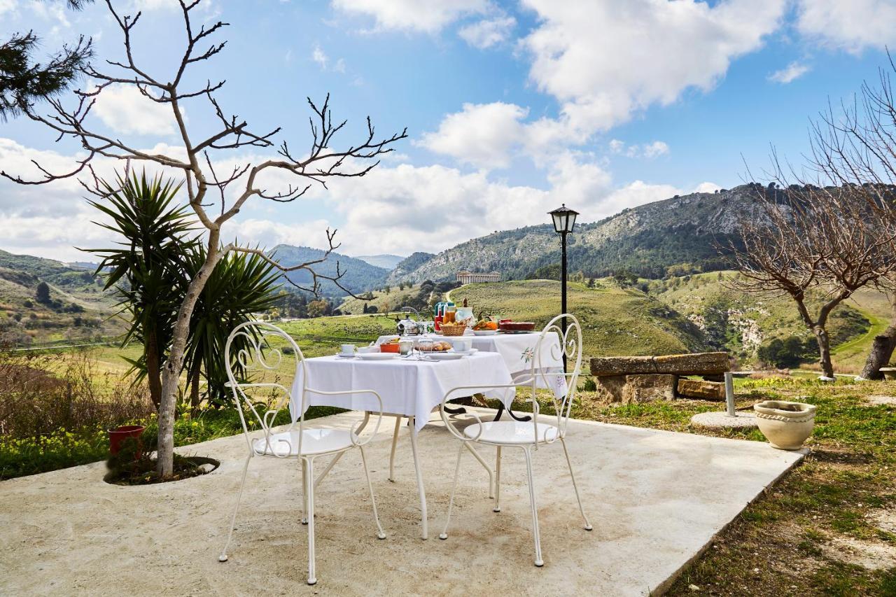 Helimos Bed&Breakfast Segesta Temple-Castellammare 칼라타피미 외부 사진