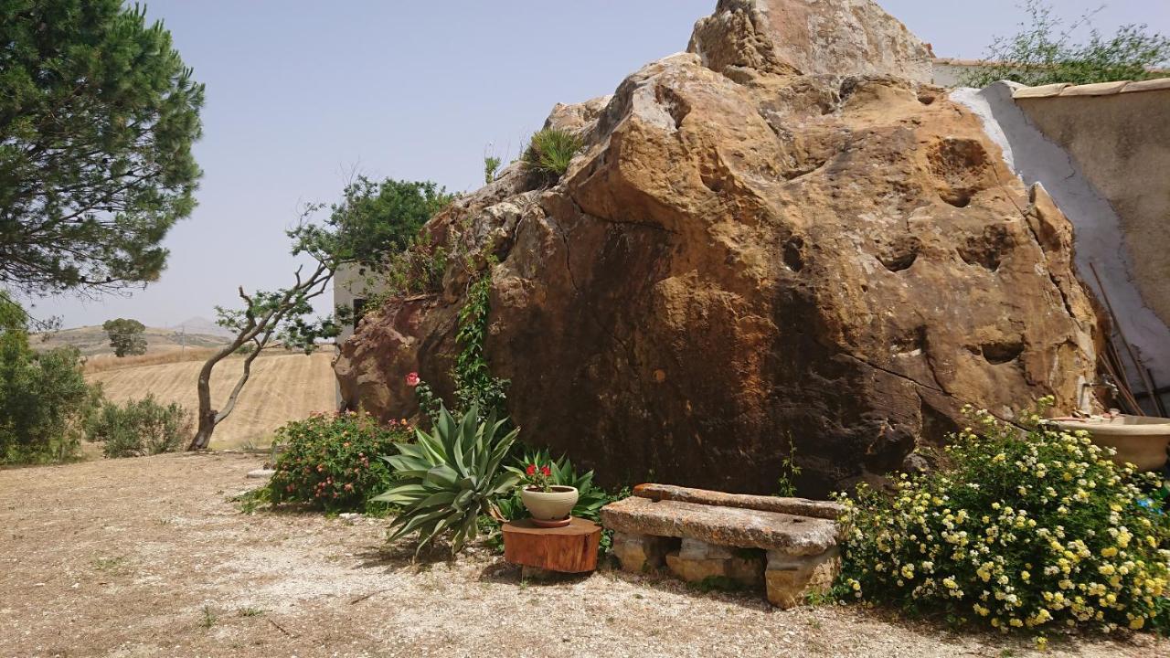 Helimos Bed&Breakfast Segesta Temple-Castellammare 칼라타피미 외부 사진