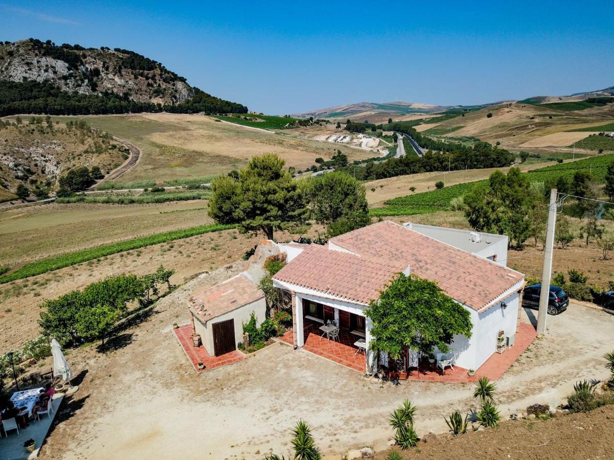 Helimos Bed&Breakfast Segesta Temple-Castellammare 칼라타피미 외부 사진